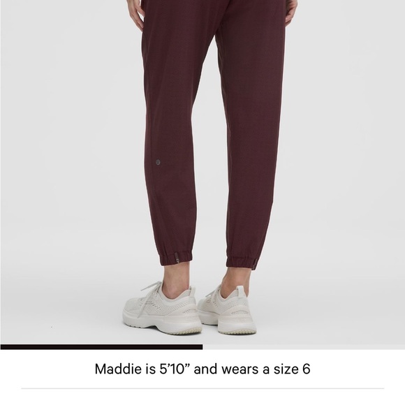 Good night plum lululemon adapted state perforated HR
Joggers size 14 - Picture 4 of 6
